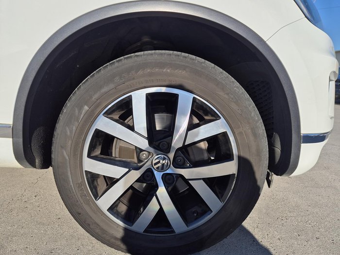 2017 Volkswagen Touareg Monochrome