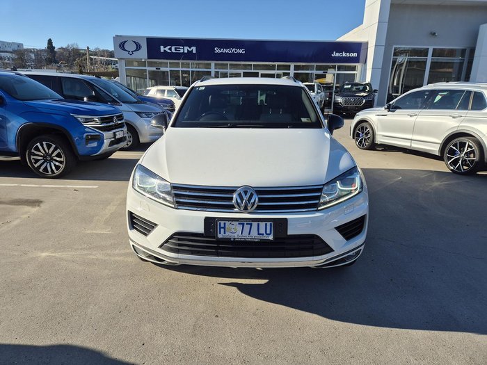 2017 Volkswagen Touareg Monochrome