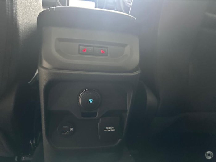 2025 Ford Everest Platinum