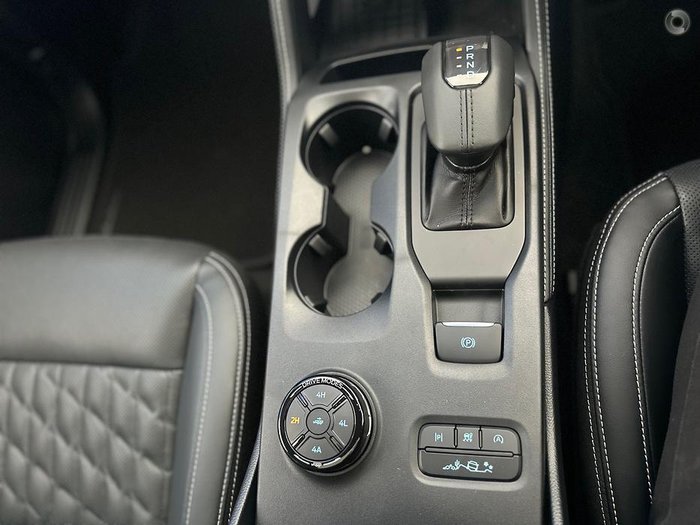 2025 Ford Everest Platinum