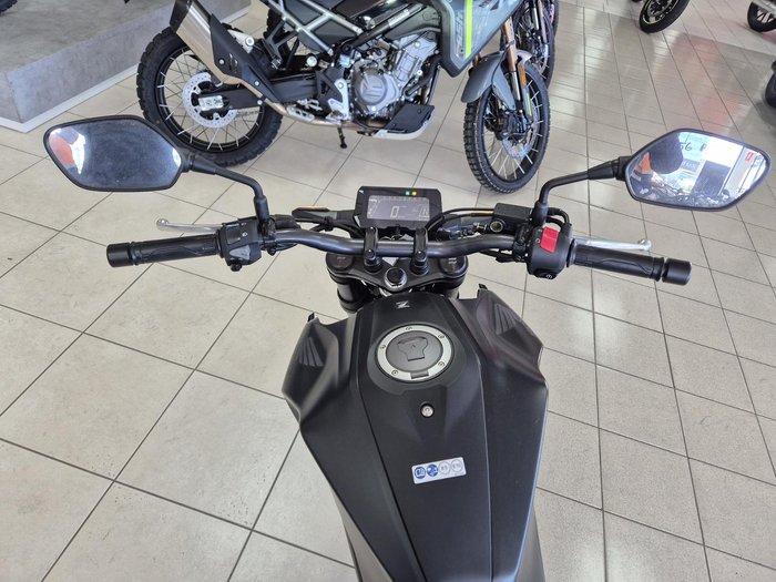 2024 Honda CB300R (CB300RA) CB300 Black