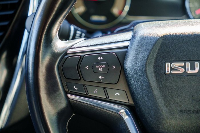 2022 Isuzu MU-X LS-T