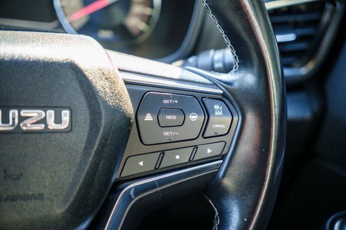 2022 Isuzu MU-X LS-T