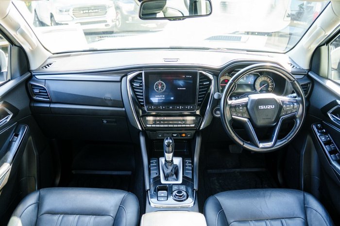 2022 Isuzu MU-X LS-T