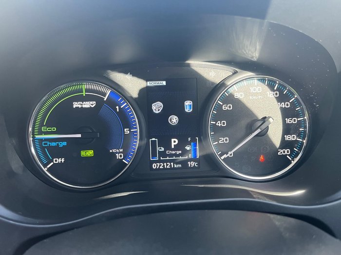 2020 Mitsubishi Outlander PHEV ES ADAS