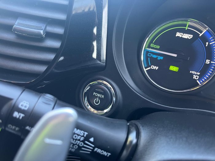 2020 Mitsubishi Outlander PHEV ES ADAS