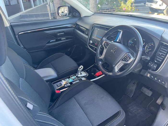 2020 Mitsubishi Outlander PHEV ES ADAS