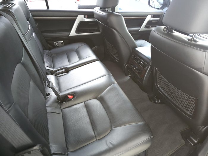 2017 Toyota Landcruiser VX