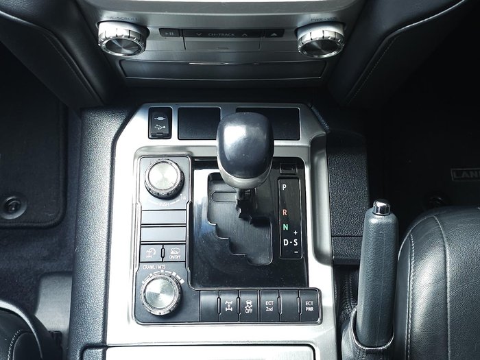 2017 Toyota Landcruiser VX