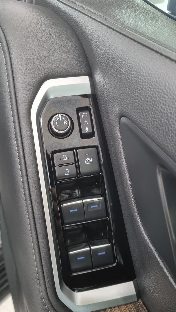 2022 Toyota Landcruiser VX