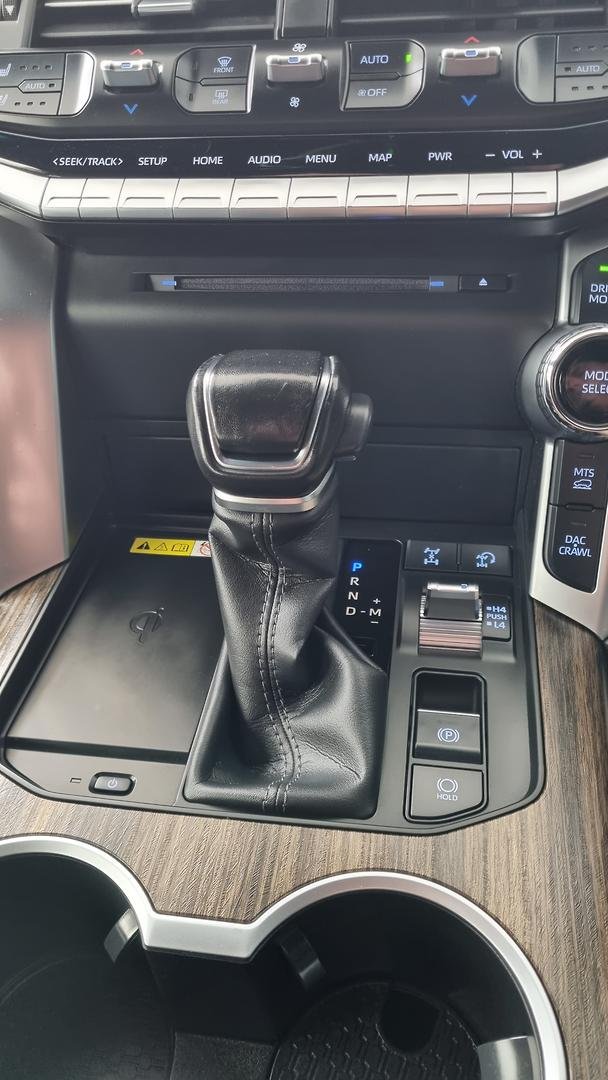 2022 Toyota Landcruiser VX