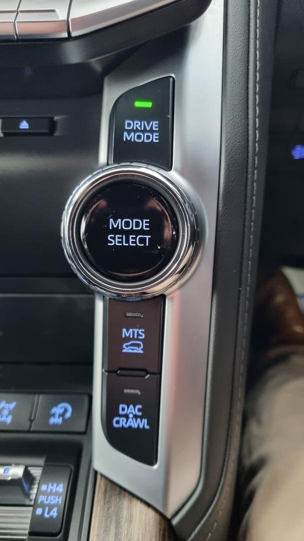 2022 Toyota Landcruiser VX