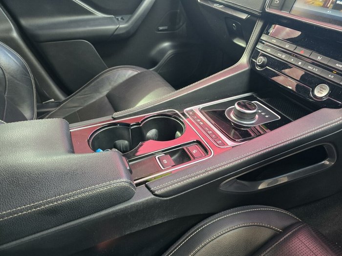 2016 Jaguar F-PACE 30d R-Sport