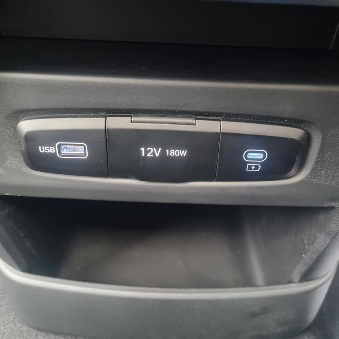 2025 Hyundai STARIA Highlander