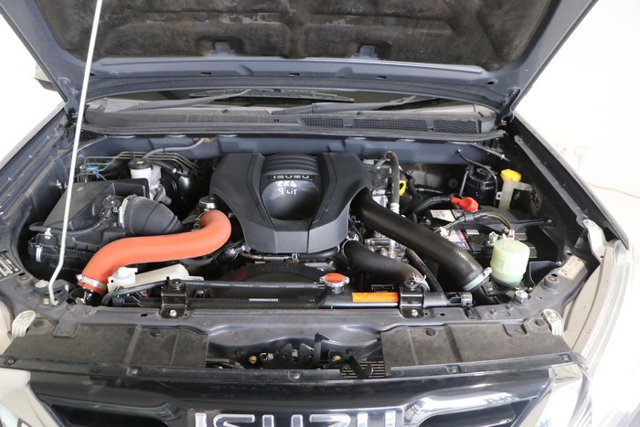 2021 Isuzu MU-X LS-T