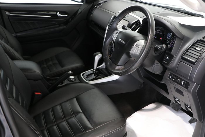 2021 Isuzu MU-X LS-T