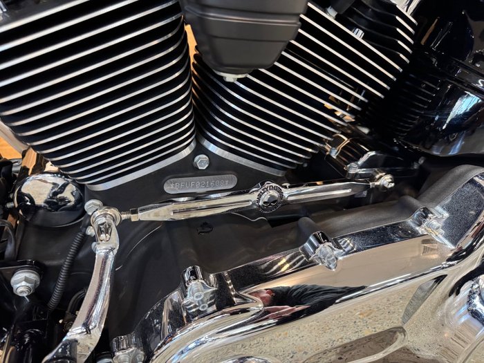 2015 Harley-davidson FXSB SOFTAIL BREAKOUT Superior Blue