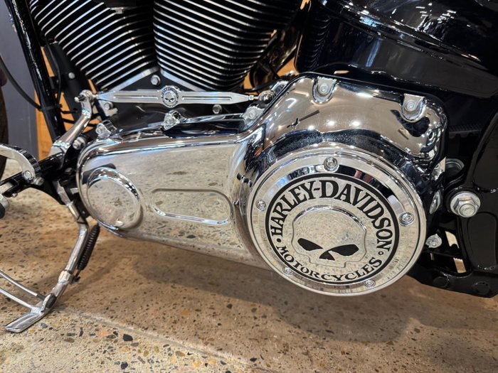 2015 Harley-davidson FXSB SOFTAIL BREAKOUT Superior Blue