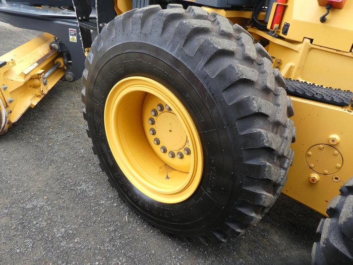 2017 John Deere 770Gp YELLOW