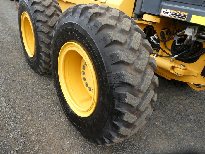 2017 John Deere 770Gp YELLOW