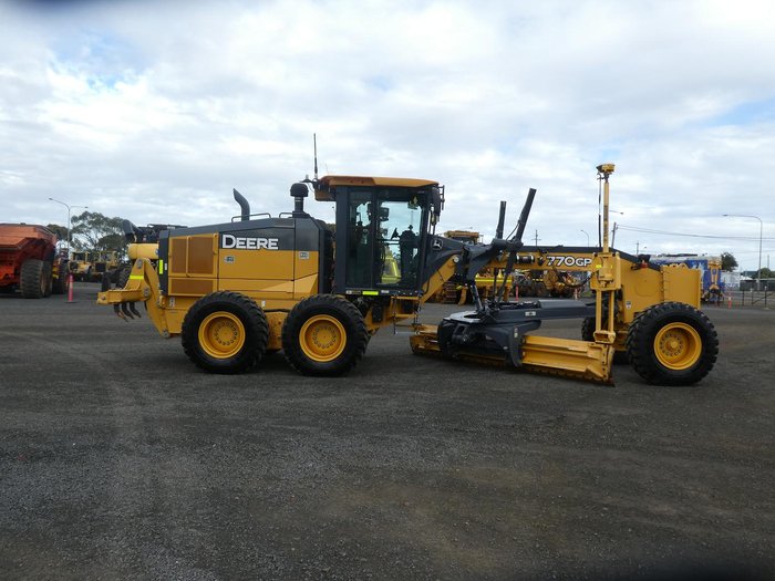 2017 John Deere 770Gp YELLOW