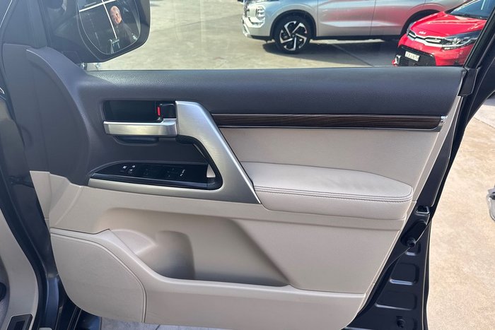 2020 Toyota Landcruiser VX