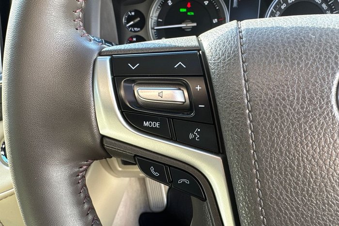 2020 Toyota Landcruiser VX