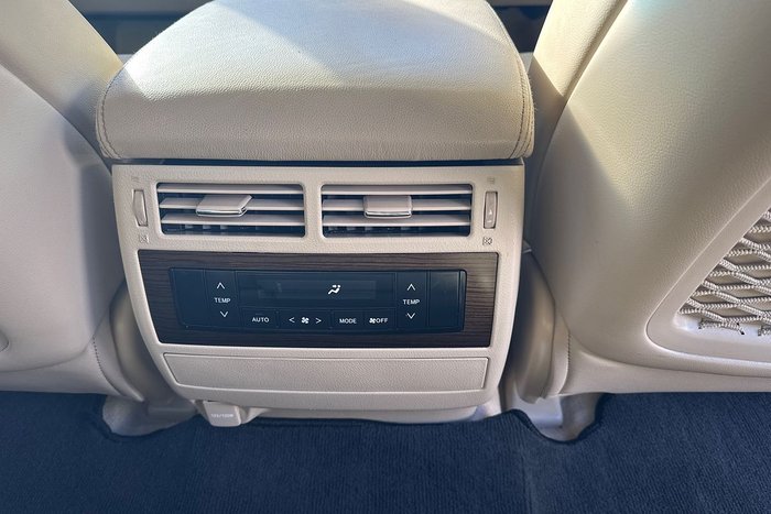 2020 Toyota Landcruiser VX