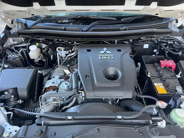 2023 Mitsubishi Pajero Sport GLS