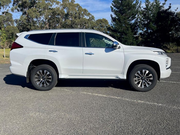 2023 Mitsubishi Pajero Sport GLS