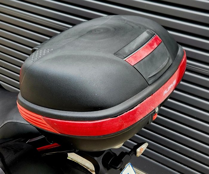 2012 Triumph Tiger 1050 SE ABS Tiger Red