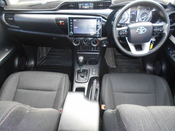 2022 Toyota Hilux SR