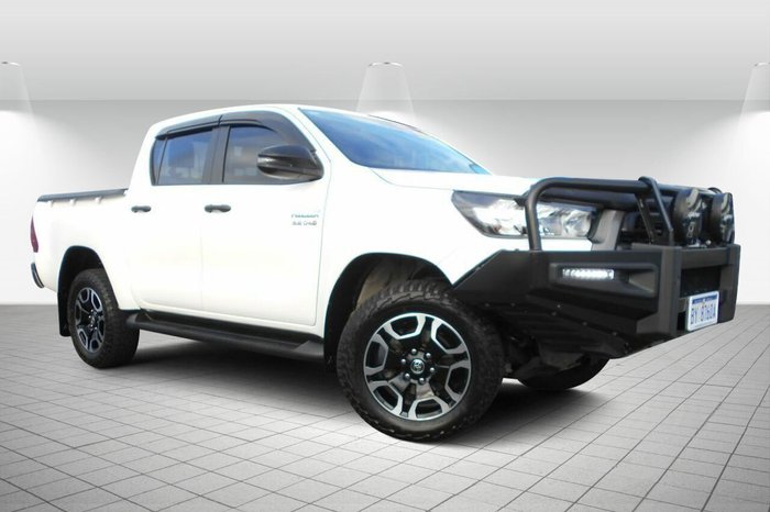2022 Toyota Hilux SR