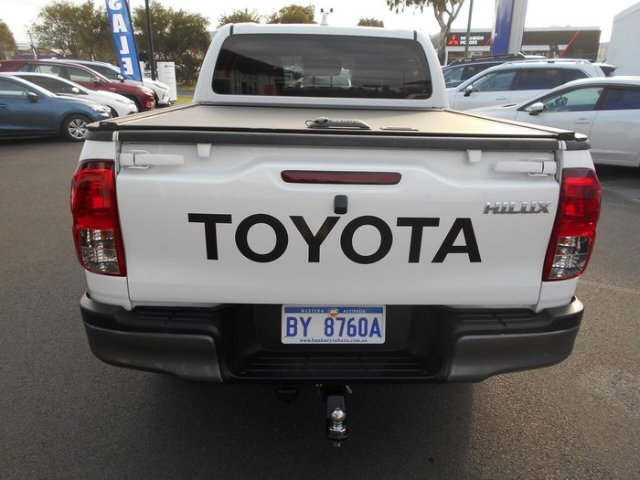 2022 Toyota Hilux SR