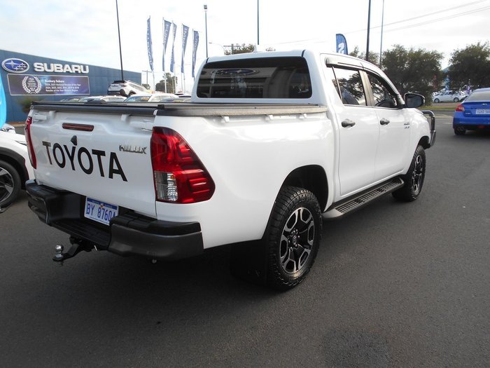 2022 Toyota Hilux SR