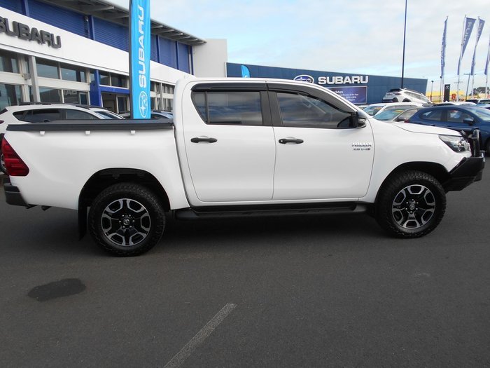 2022 Toyota Hilux SR