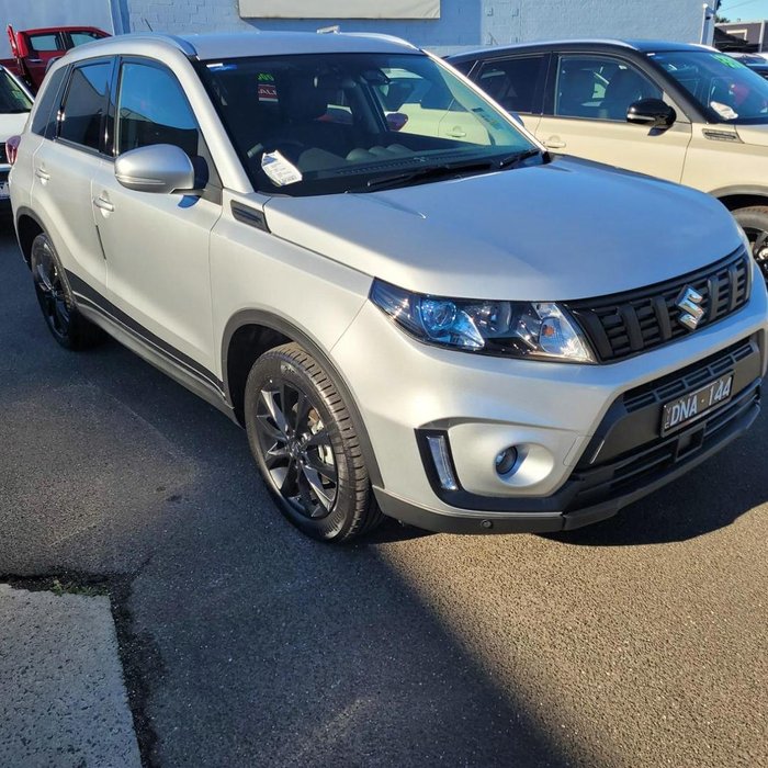2023 Suzuki Vitara Turbo Shadow
