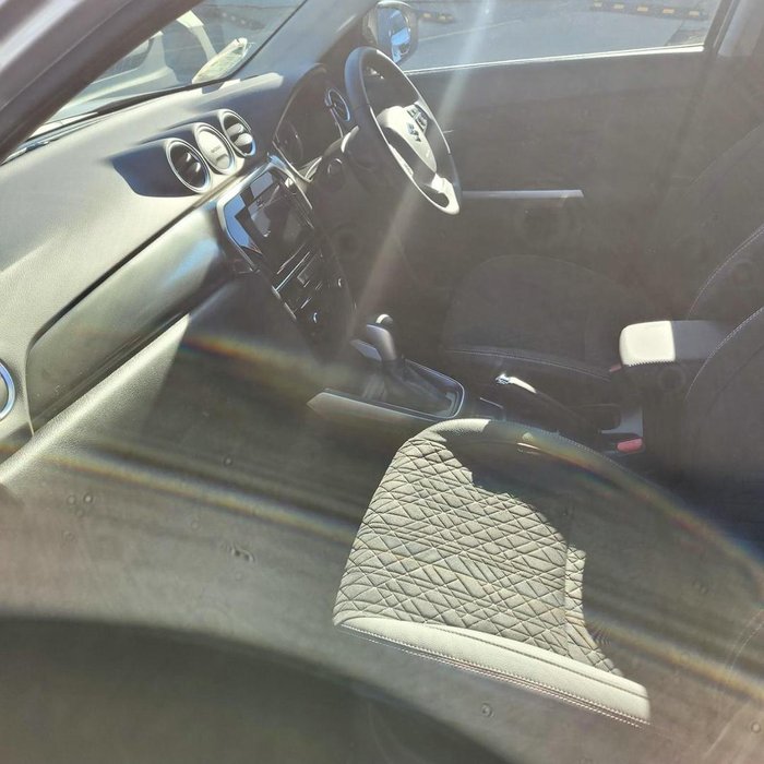 2023 Suzuki Vitara Turbo Shadow