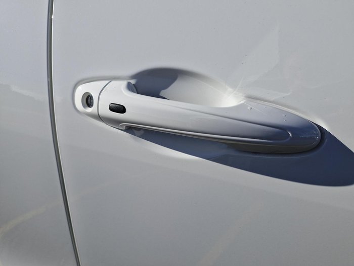 2025 Toyota Hilux SR 48V
