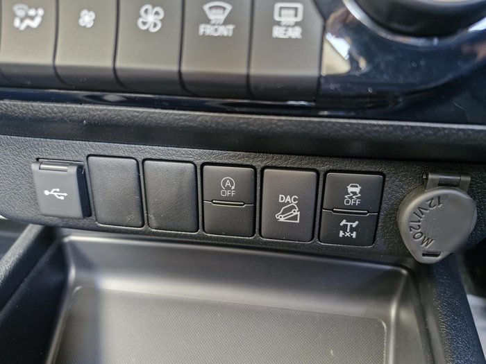 2025 Toyota Hilux SR 48V
