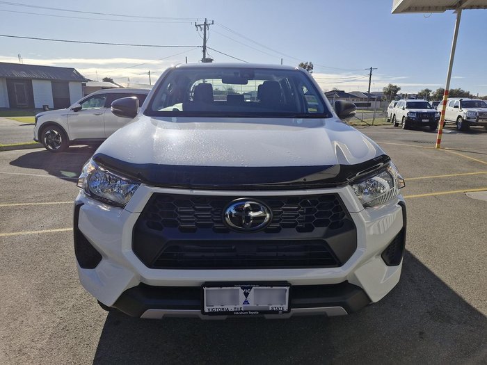 2025 Toyota Hilux SR 48V