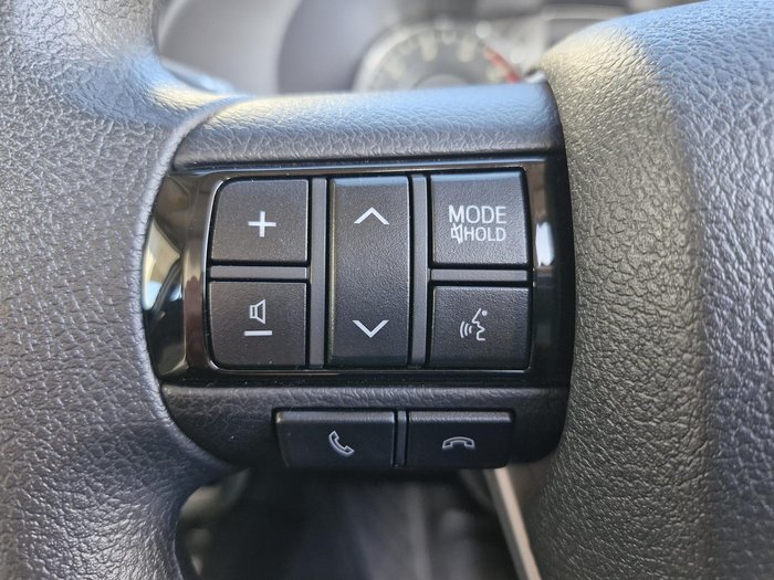 2025 Toyota Hilux SR 48V