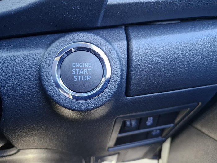 2025 Toyota Hilux SR 48V