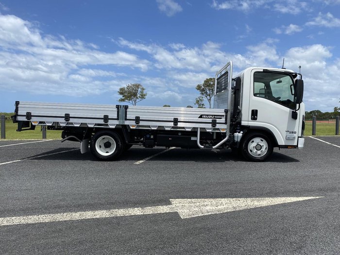 2025 Isuzu Nlr 45-150 Dt D34 Tray