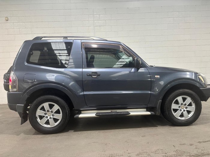 2006 Mitsubishi Pajero VR-X