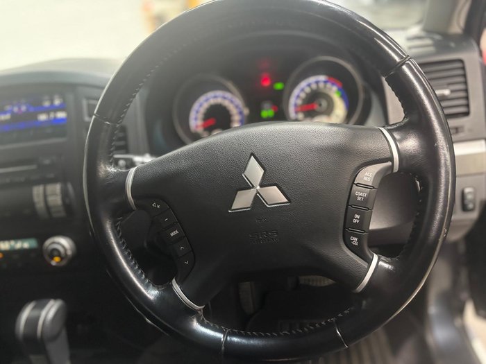 2006 Mitsubishi Pajero VR-X