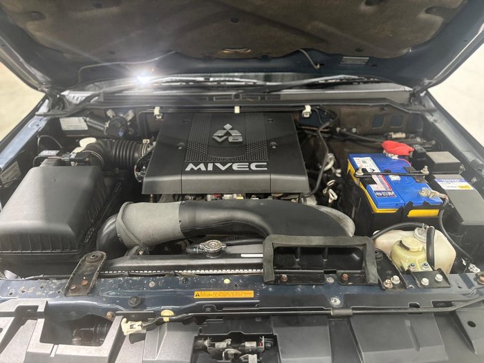 2006 Mitsubishi Pajero VR-X