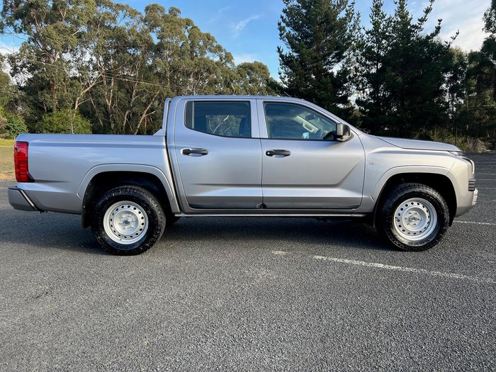 2024 Mitsubishi Triton GLX