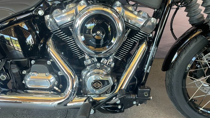 2025 Harley-davidson FXBB STREET BOB (117) Vivid Black