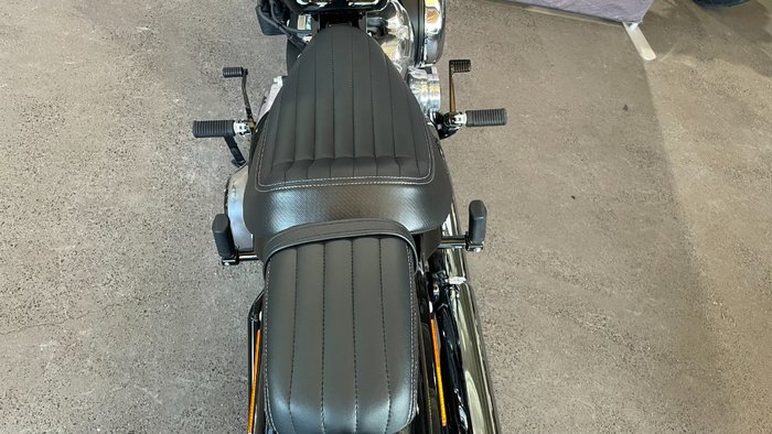 2025 Harley-davidson FXBB STREET BOB (117) Vivid Black